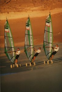 Mauritanie - Raid 1994 - Cap Blanc - Roulage au pied du Cap Blanc