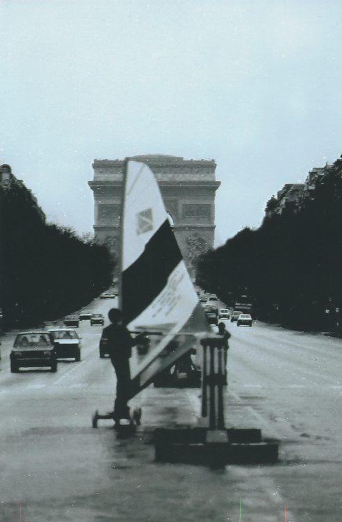 Photo Speed-Sail sur avenue Champs-Élysées fin des années 70